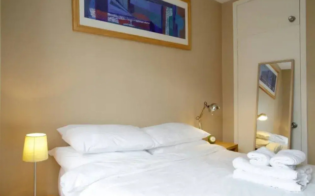 1 Bedroom Apartment In Edinburgh
