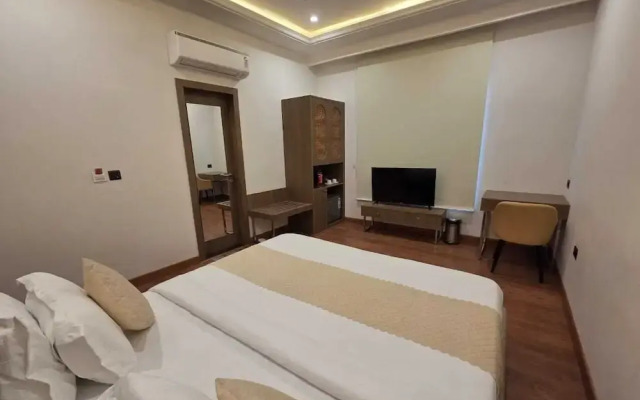 Hotel Temple City by Novelty