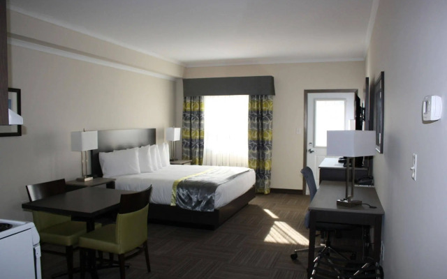 Crossroads Inn & Suites