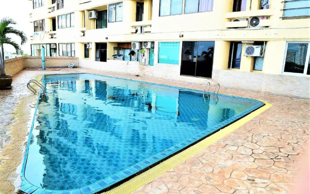 ThepThip ArtDeco Apartments