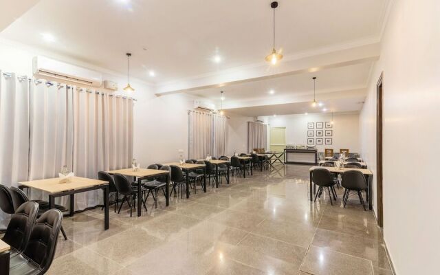 Silverkey Executive Stays 30670 Nehru Ground Faridabad