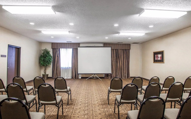 Comfort Suites Cedar Falls