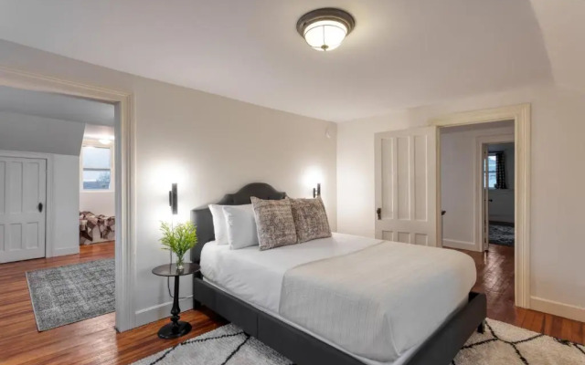 Hudson Estate Historic Upstate Home + Private Apartment