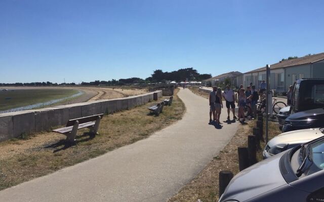 Studio in Rivedoux-plage, With Pool Access, Enclosed Garden and Wifi -