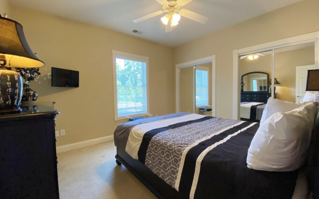 Magnolia Pointe Three-bedroom Apartment 201-4821