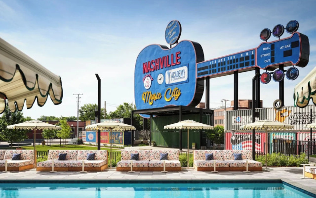 Memoir Wedgewood Houston