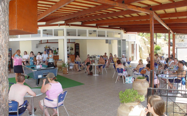 Marianthi Studios & Apartments