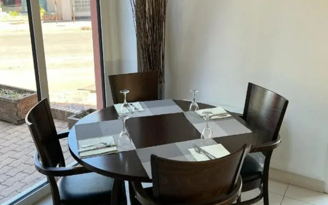 Hôtel des Arcades de Cachan Grand Paris Sud