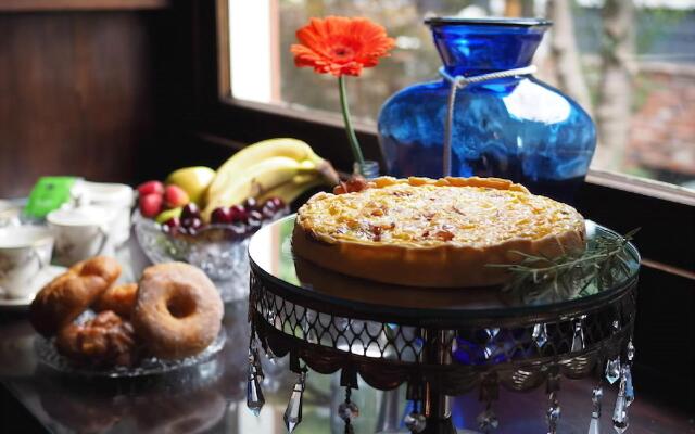 Lady Geneva Bed and Breakfast