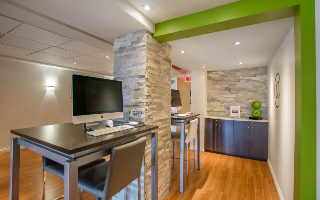 Quality Inn & Suites Brossard