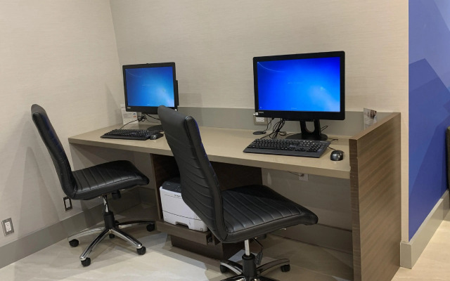 Holiday Inn Express Vancouver-Metrotown (Burnaby) by IHG