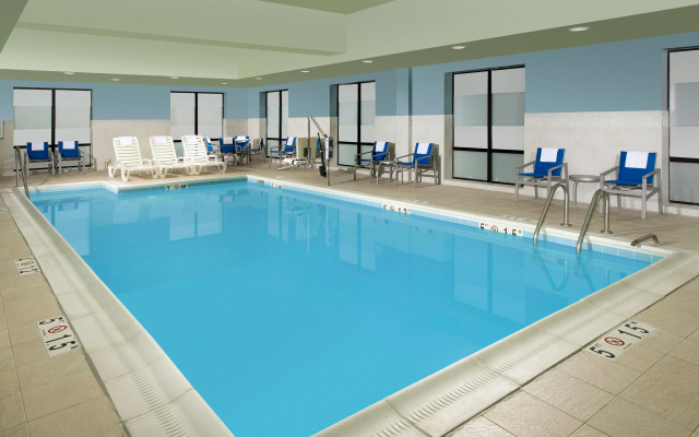 Holiday Inn Express & Suites Baltimore - BWI Airport North by IHG