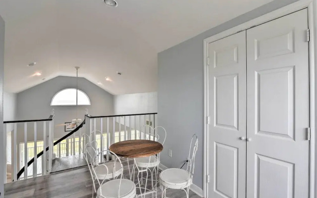 Oceanfront Galveston Home - Walk to Beach!