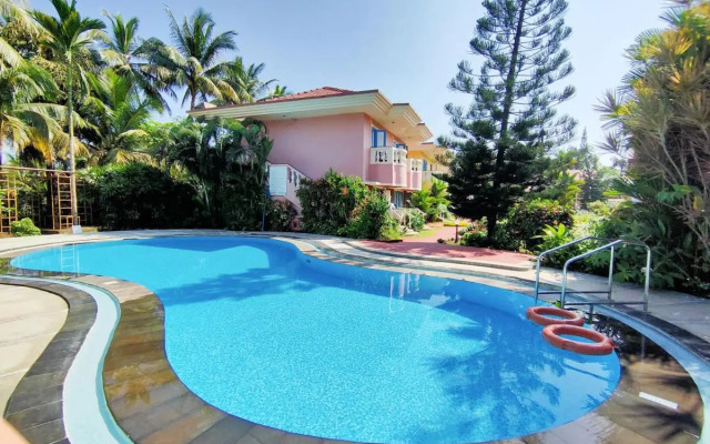 Coconut Grove Beach Resort
