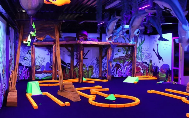 Modern Chalet Near Marina