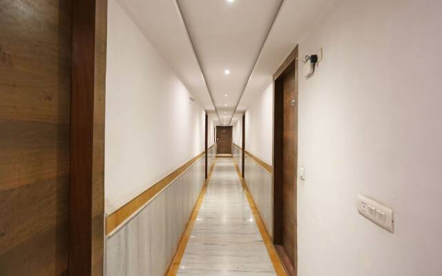 OYO 443 Hotel Lohias