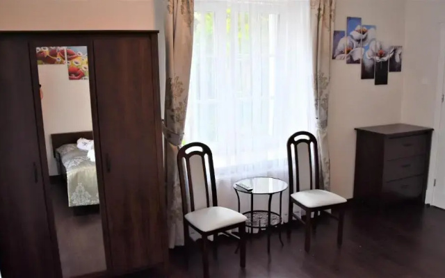 Willa Różana - Apartamenty i Pokoje Gościnne