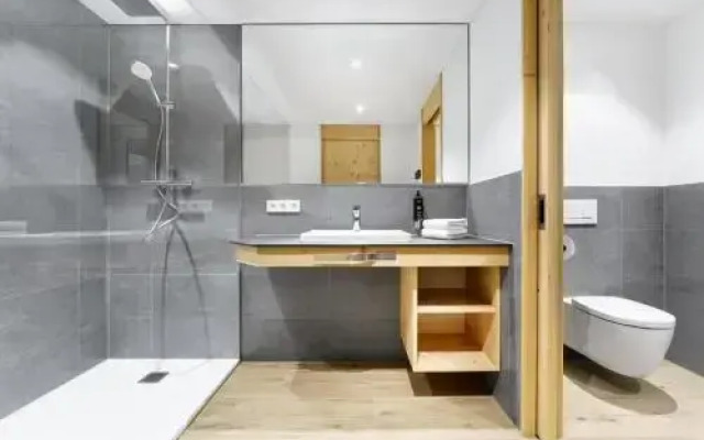 Schwarzenbach - Apartments & Rooftop Pool