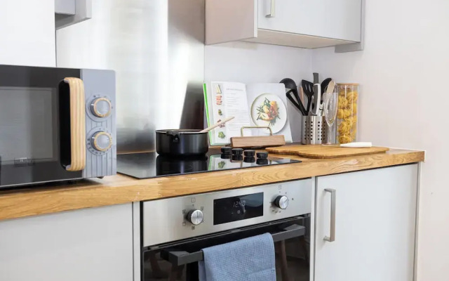 Flat 2 15 Longley Road