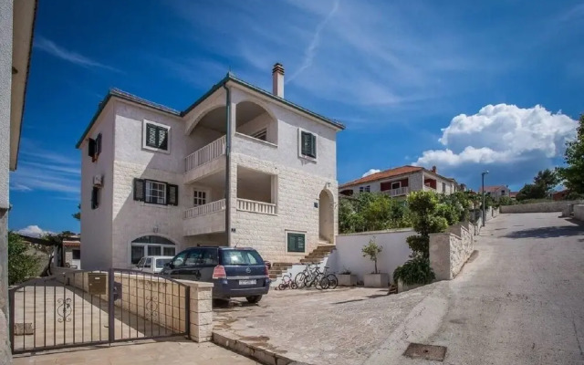 Aleks - 80m From the sea - A2