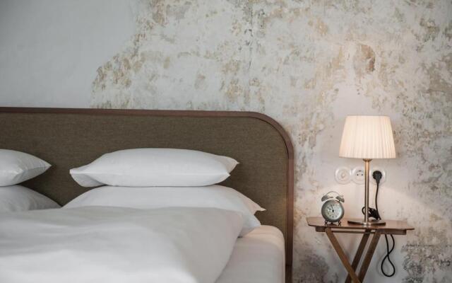 1477 Reichhalter Eat & Sleep