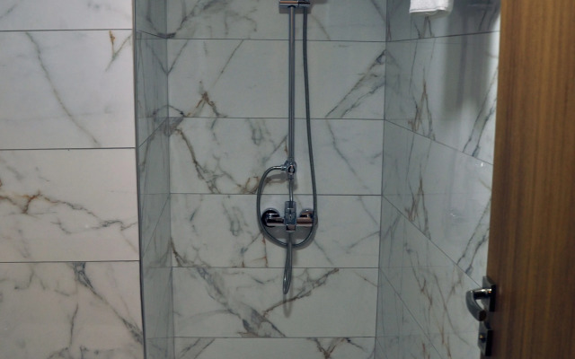 Saka Life Hotel
