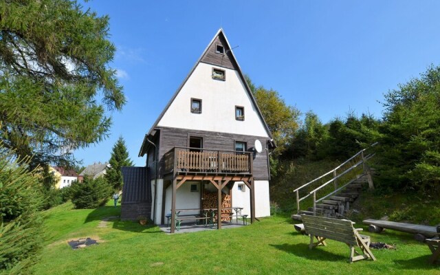 Detached House with Garden And Terrace., 1km of Ski Lift