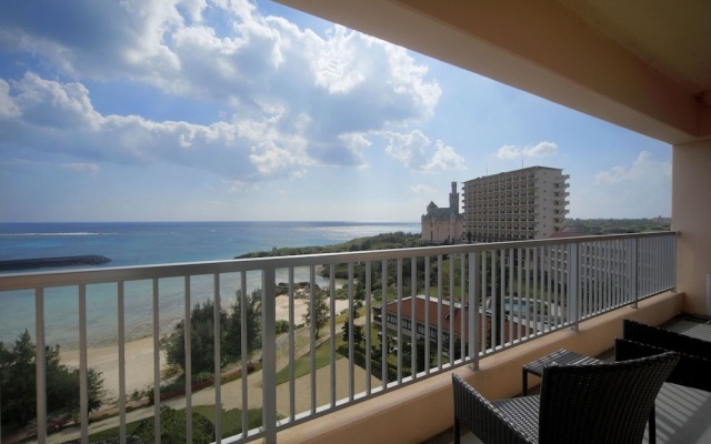 Hotel Robertson Harbor – Balcony – Miyakojima