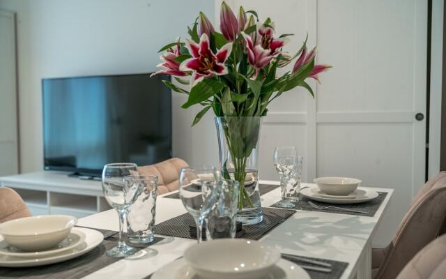 Deluxe 2Bed Duplex Apartment & parking