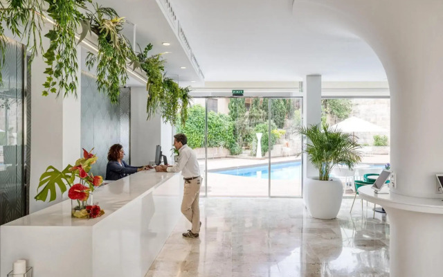 Hotel Tora