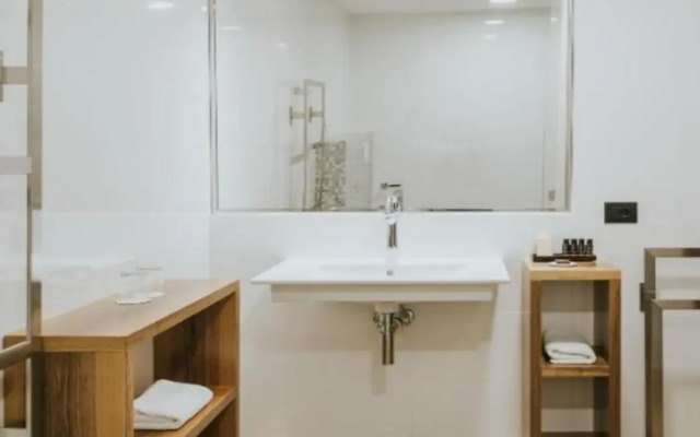 Hotel Ani