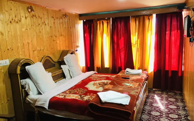 Hotel Glacier Heights
