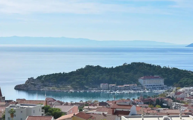 Swanky Villa in Makarska With Sauna, Jacuzzi & Mountain Views