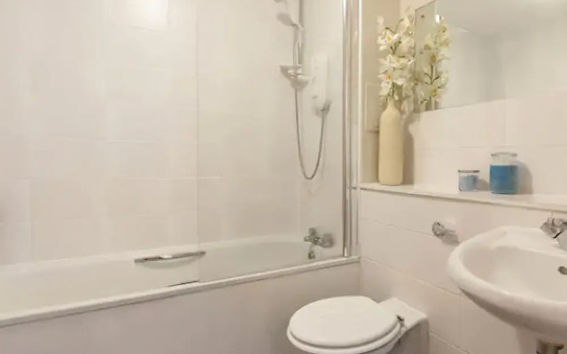 2 Bed Apartment Heart Of Edinburgh