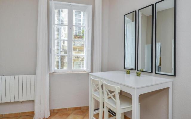 Comfortable studio apartment close to Avignon Bridge Welkeys
