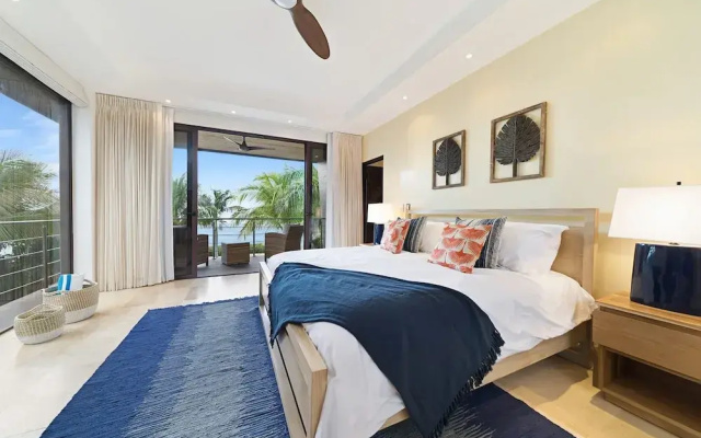 Beachfront Villa - Sunsets and Daily Maid Service
