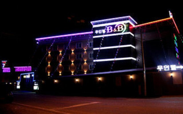 B & B Motel