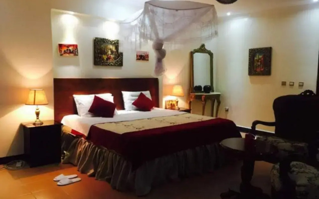 Puma Garden and Suites