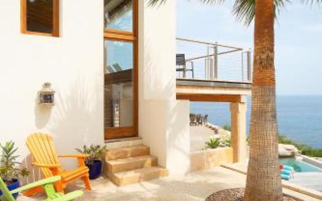 Sea Front Villa with Access Mallorca 8 Pers
