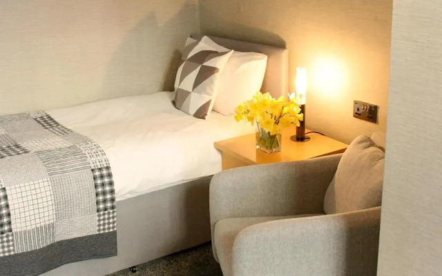 The Warwick Arms Hotel