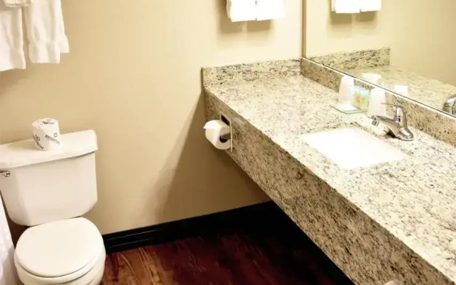 Crossings By Grandstay Inn & Suites