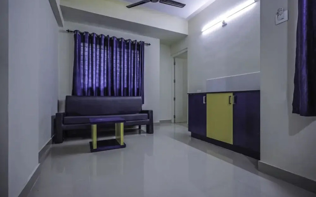 Oyo 15825 Blue Berry Apartments