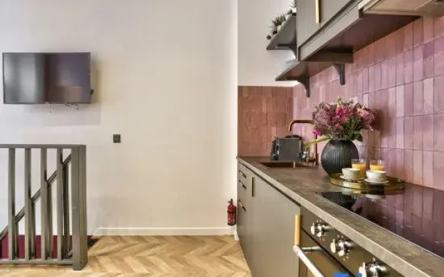 NEW! Eiffel Tour Splendid 2BR apt in Paris