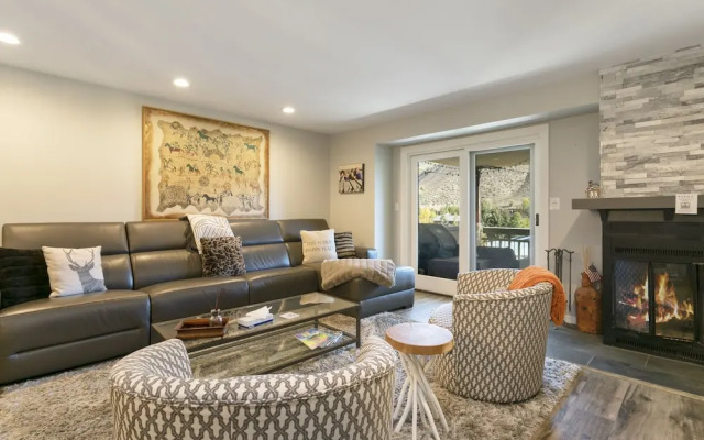 608 Avon Center Lodge 2 Bedroom Condo