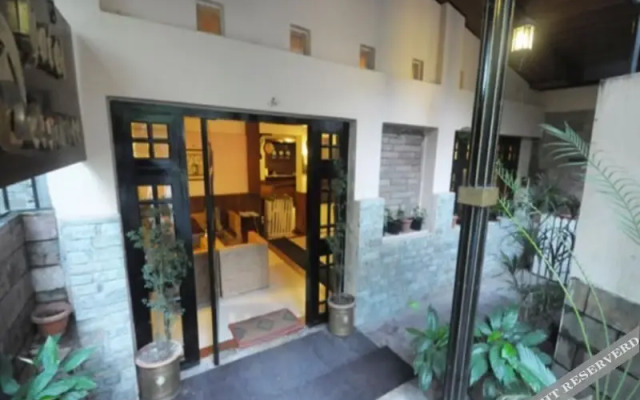 Muscatel Delamere Central