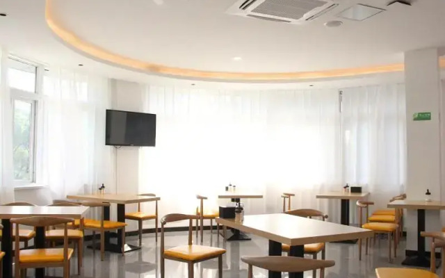 Vatica Chaohu City Er Street Xiangyang Road City Le Fu Plaza Hotel