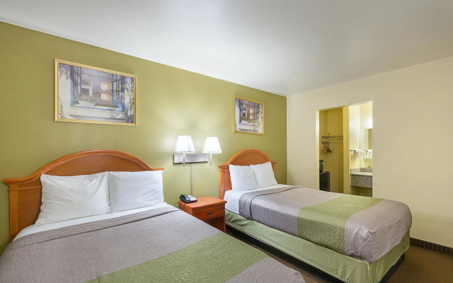 Motel 6 Livingston, TX