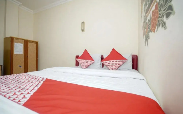 OYO 448 Hotel Central