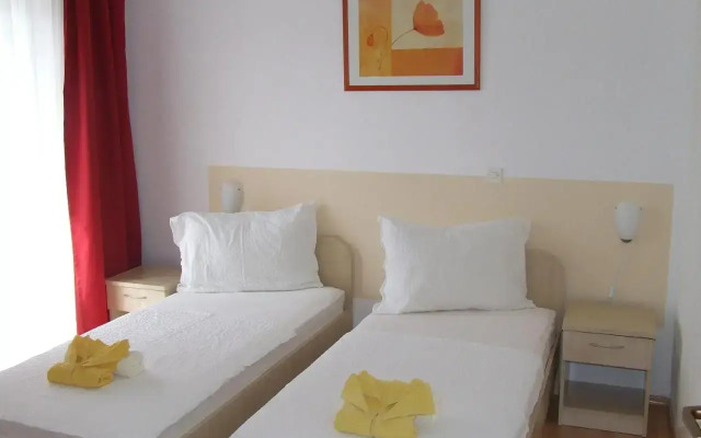Rooms and Apartments Ana