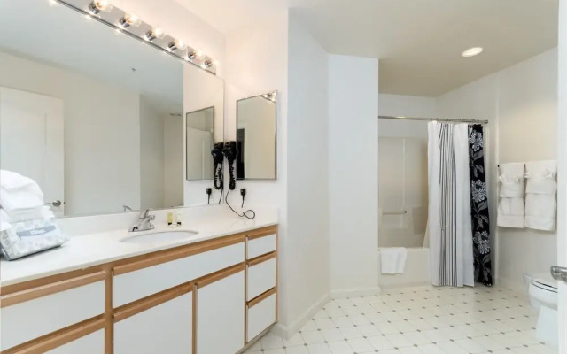 The Oaks by Bluebird Suites